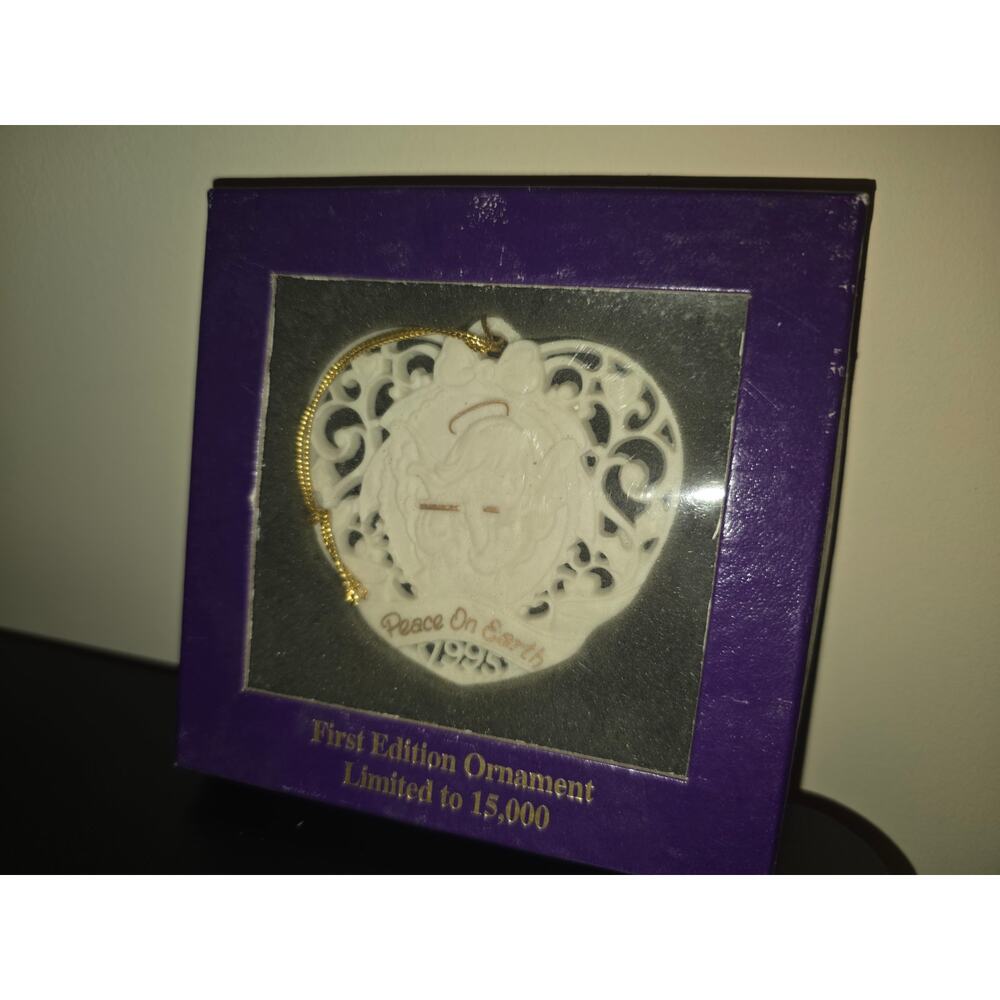 Enesco Precious Moments Peace On Earth Ornament Century Circle‎ 177091